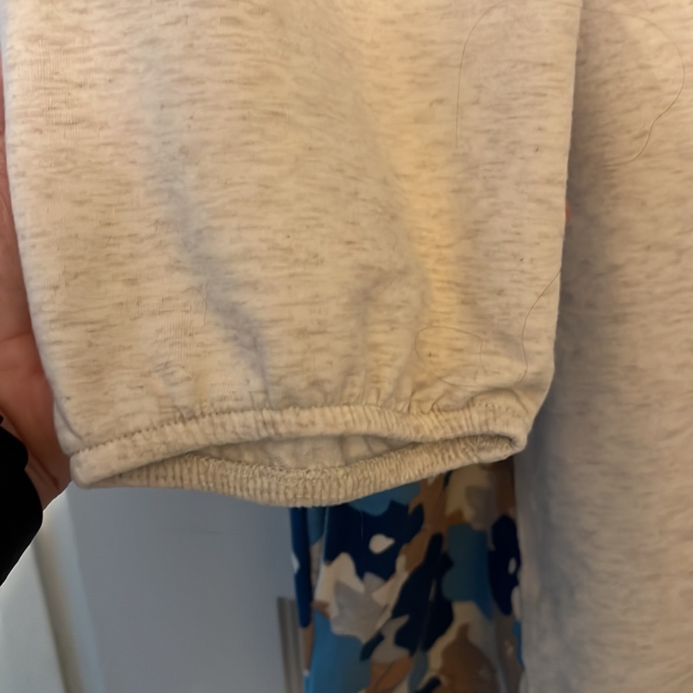 This shirt has pockets!!!!! - Picture 4 of 7